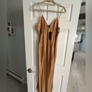 Brand new Bananna republic gold silk dress size Medium never worn paid $209